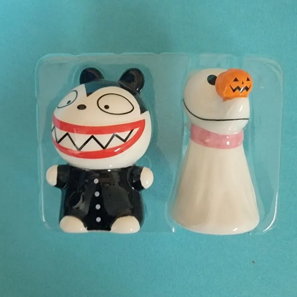 Disney The Nightmare Before Christmas Ceramic Salt & Pepper Shaker Set New